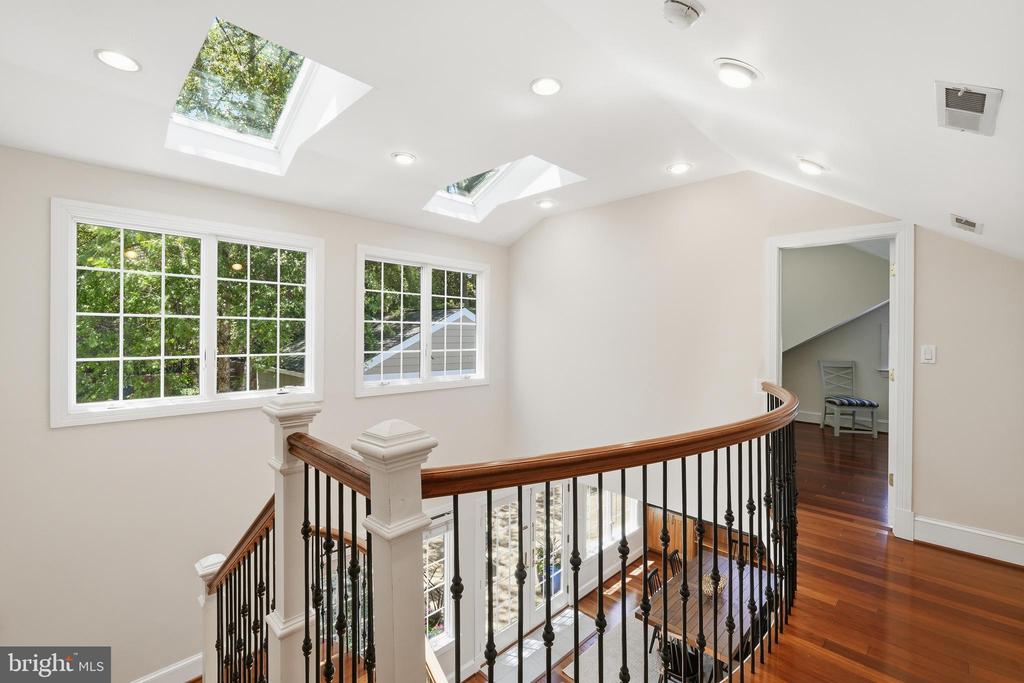 414 SKYHILL ROAD