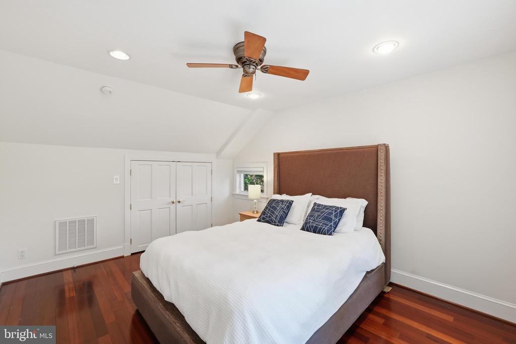 414 SKYHILL ROAD