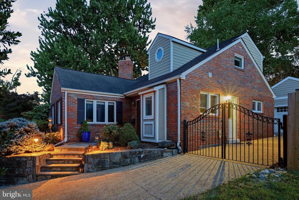 414 SKYHILL ROAD
