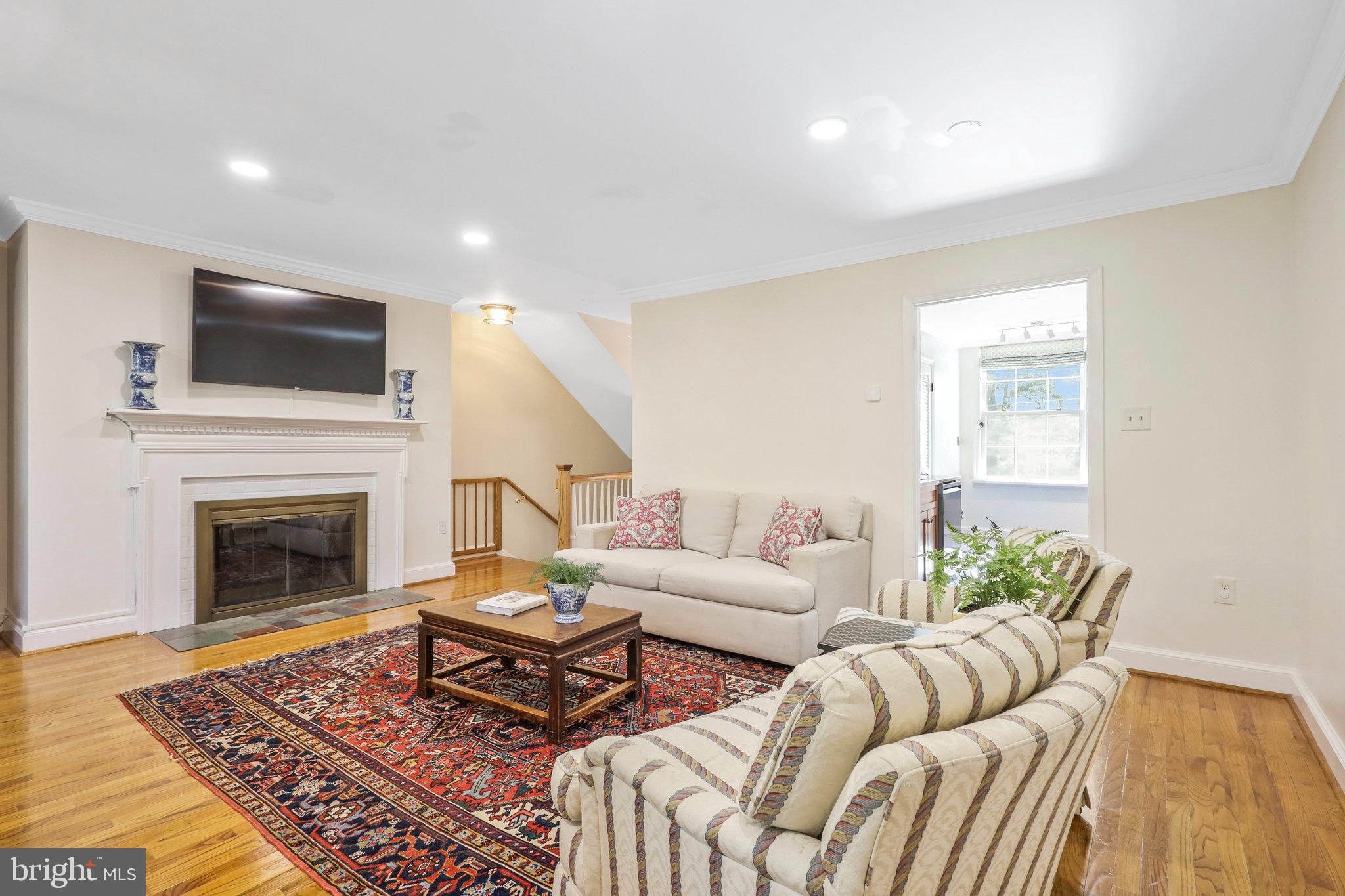 1732 Olde Towne ROAD