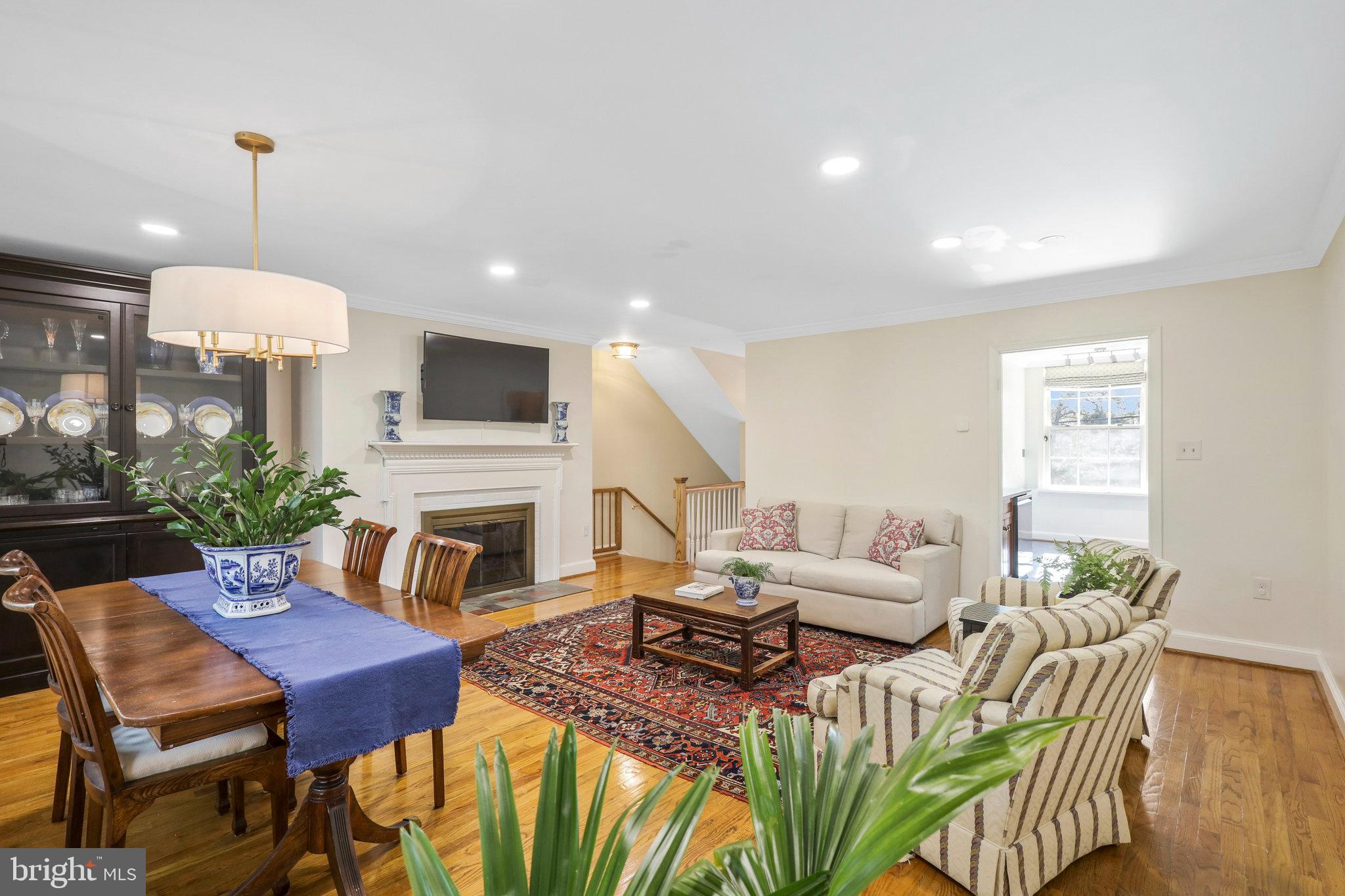 1732 Olde Towne ROAD