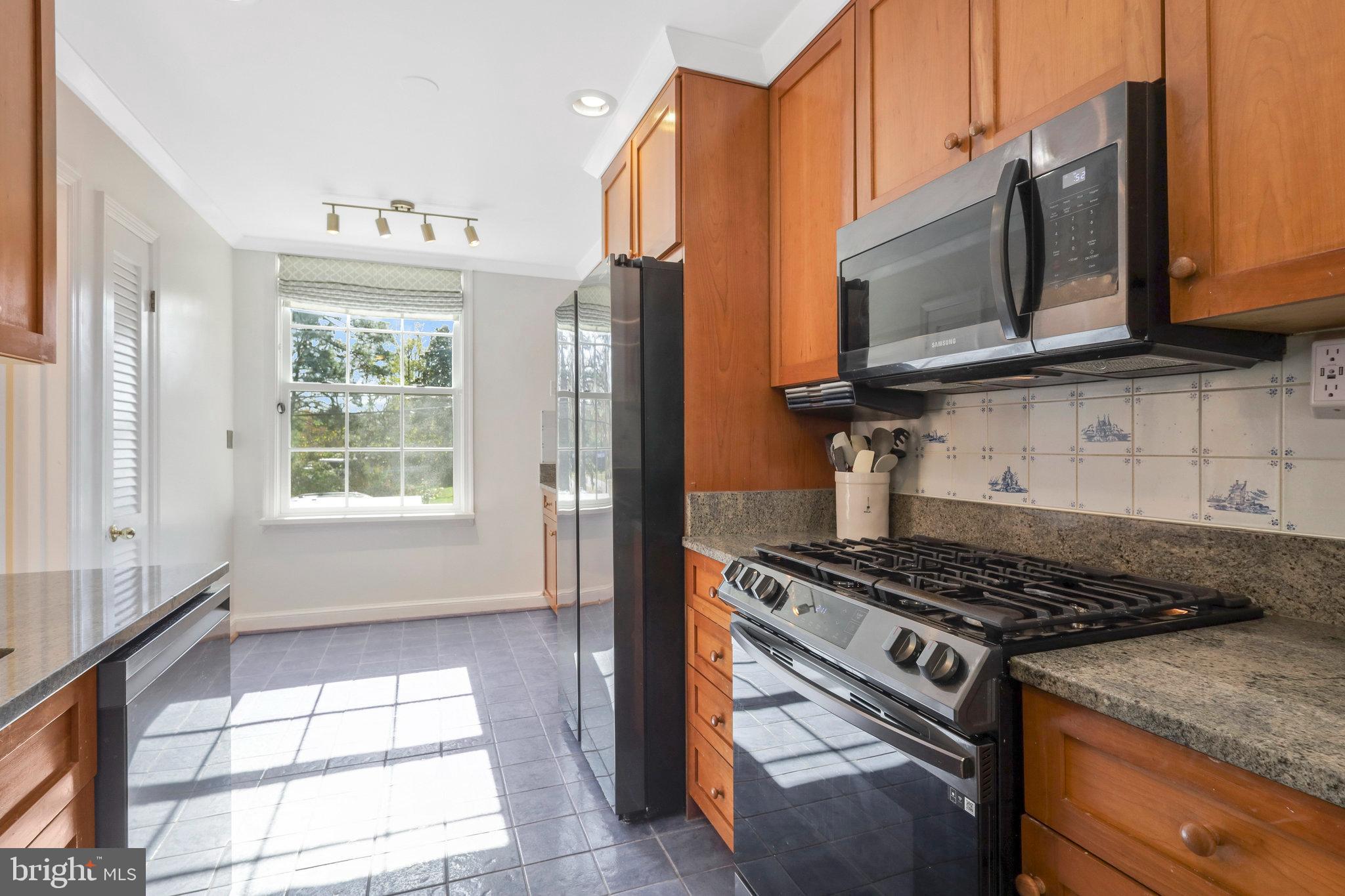 1732 Olde Towne ROAD