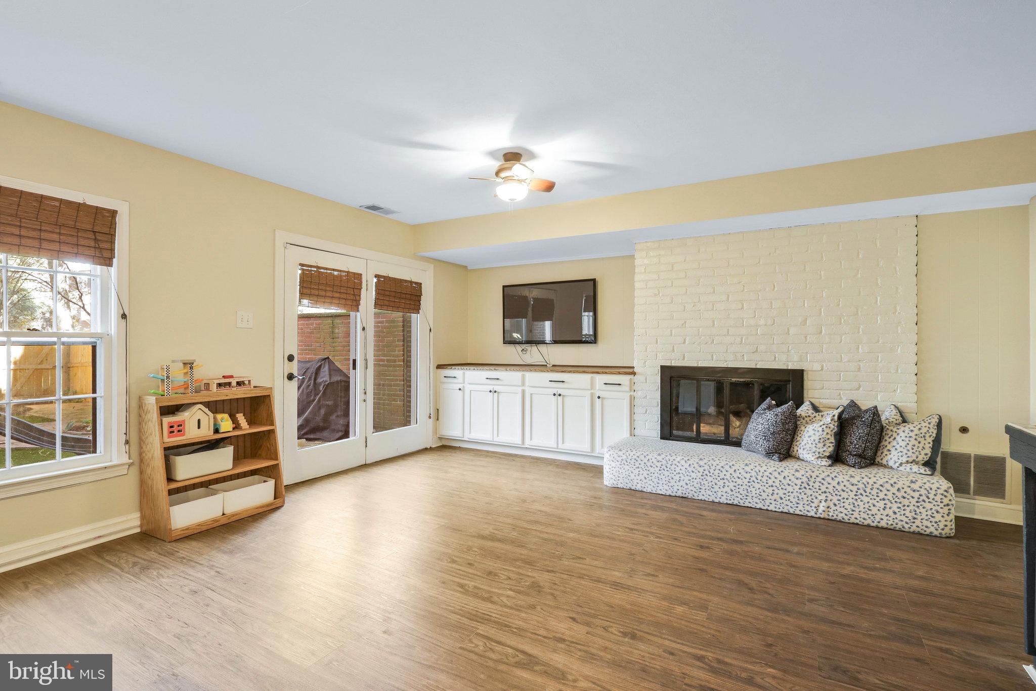 1732 Olde Towne ROAD