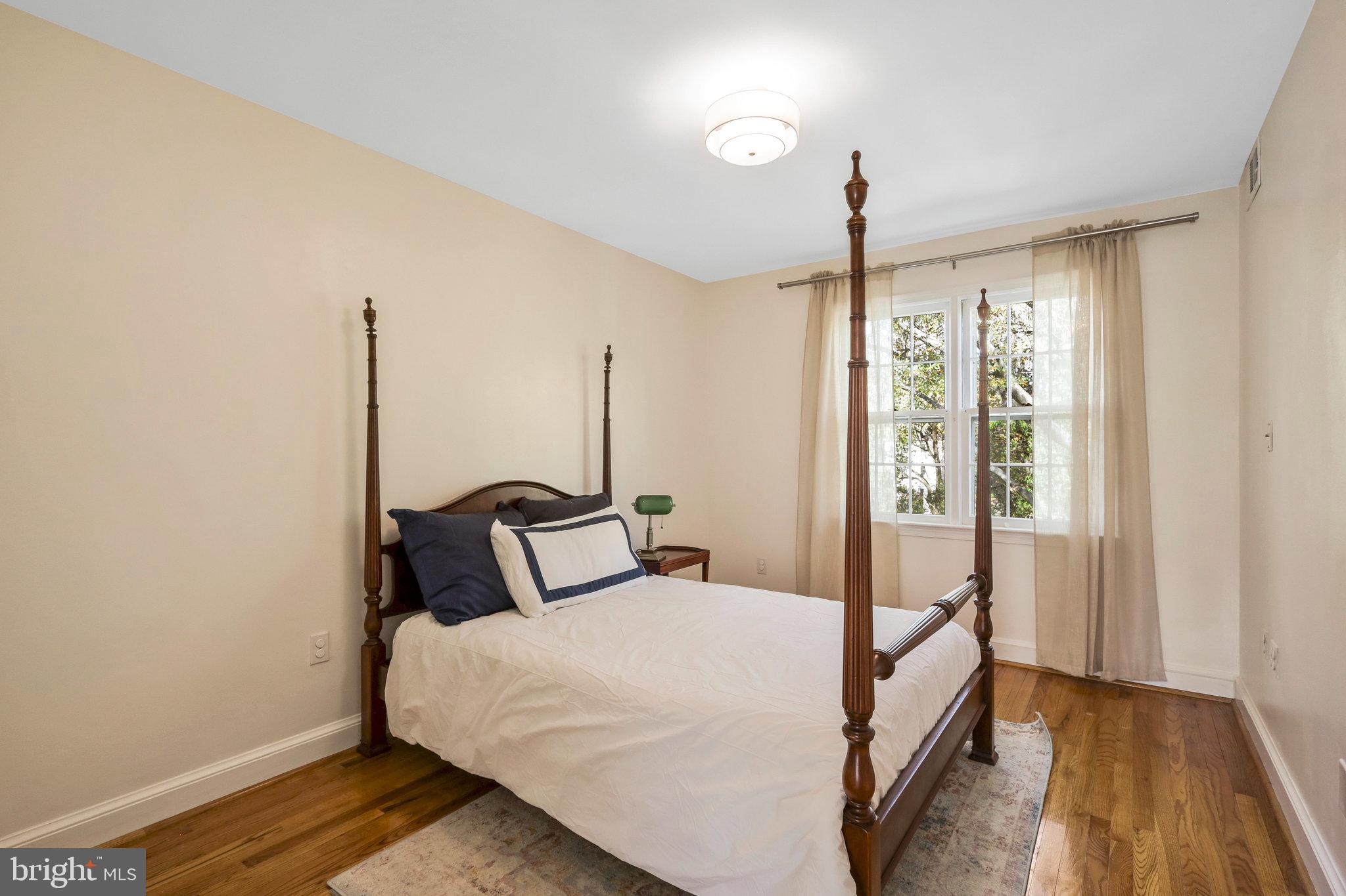 1732 Olde Towne ROAD