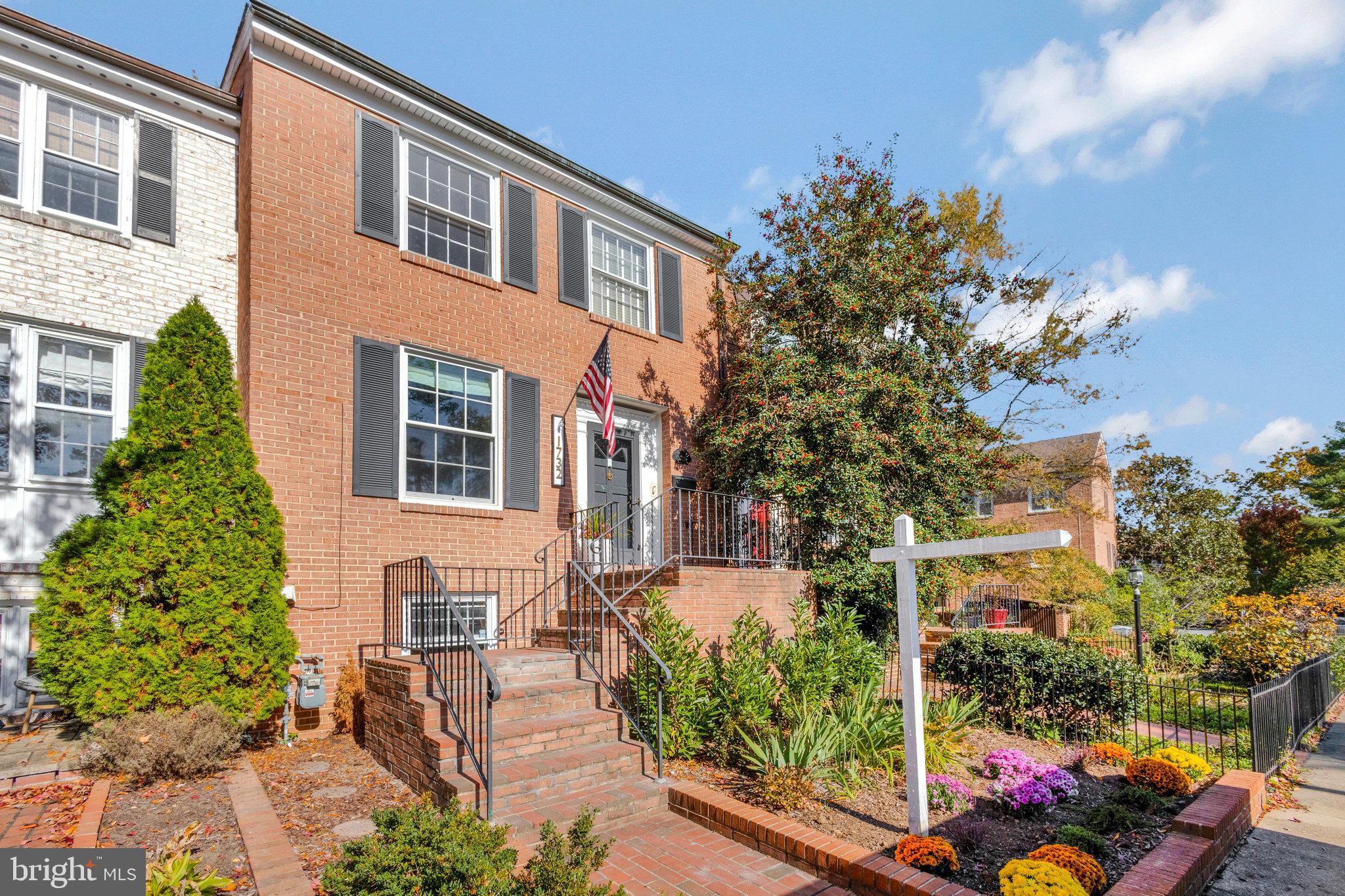 1732 Olde Towne ROAD