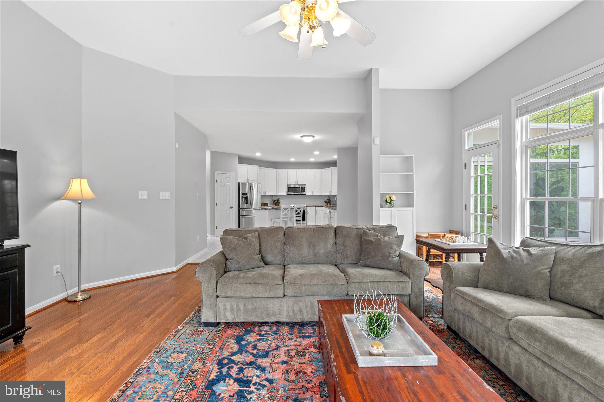 3810 Colonial Ave