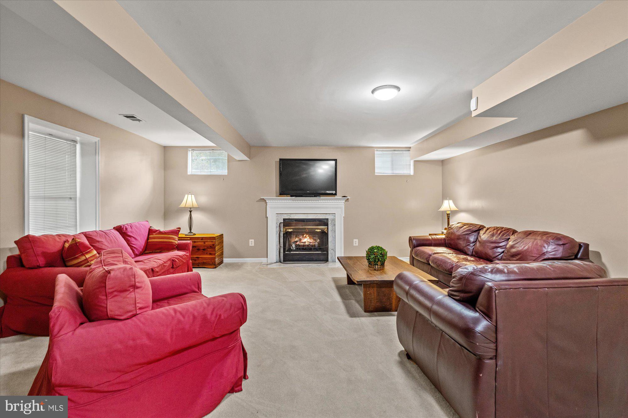 3810 Colonial Ave