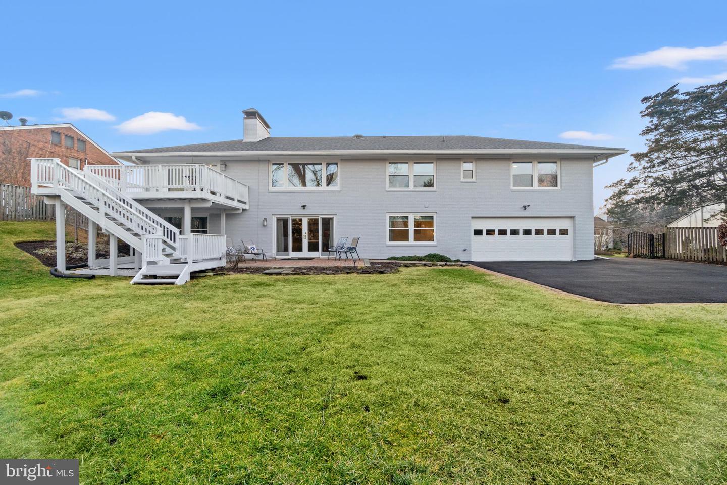 7215 Regent Dr