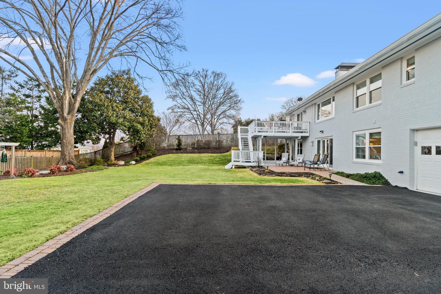 7215 Regent Dr