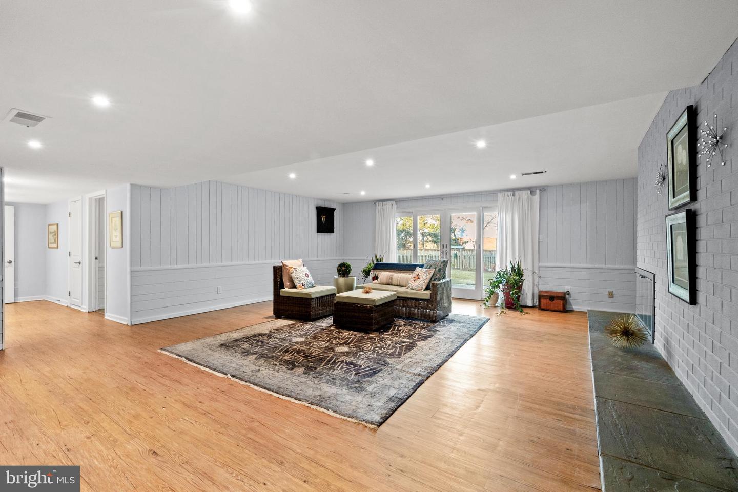 7215 Regent Dr