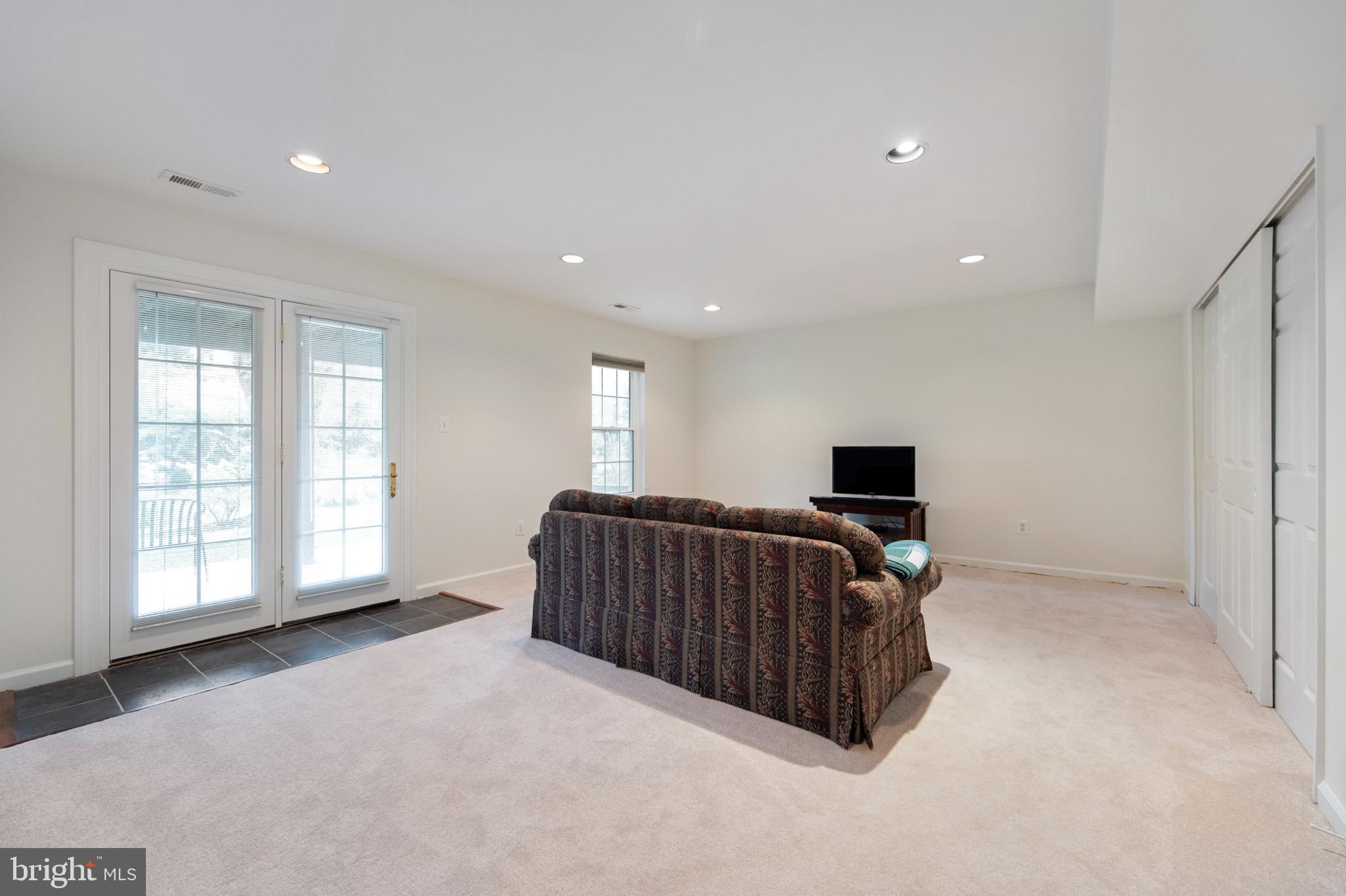 5422 Castle Bar Ln