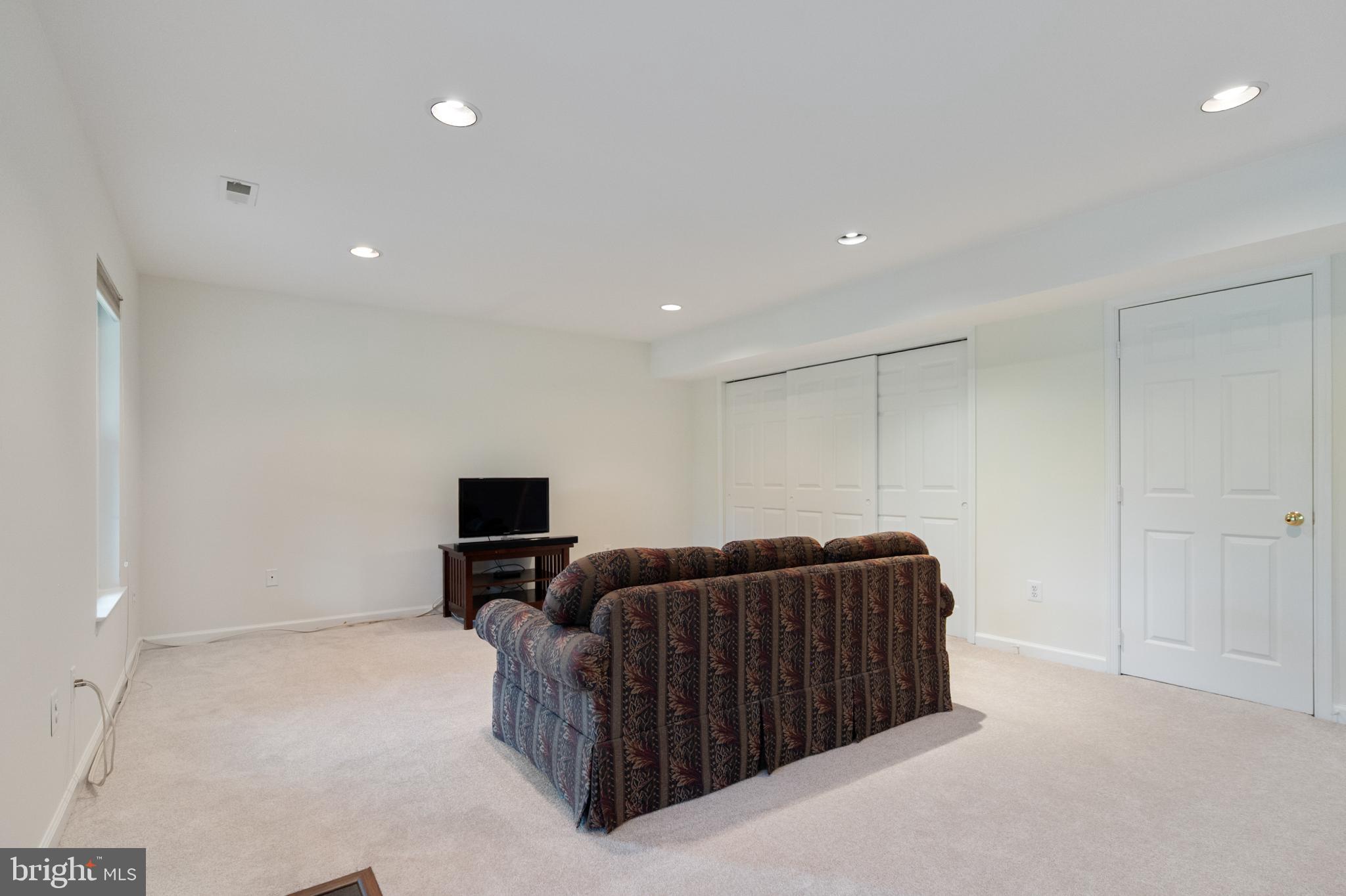 5422 Castle Bar Ln