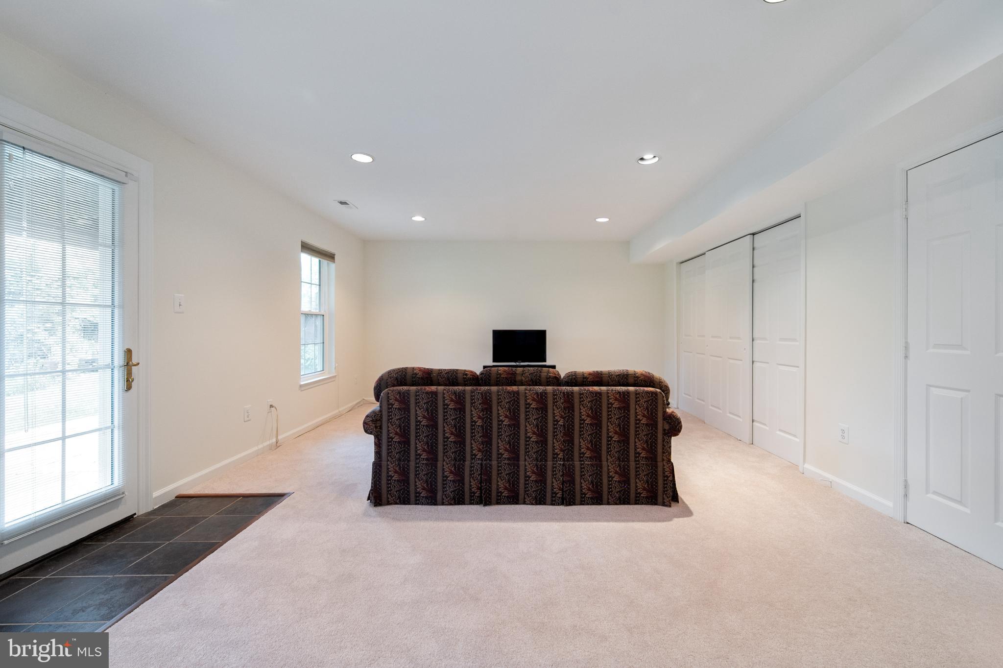 5422 Castle Bar Ln