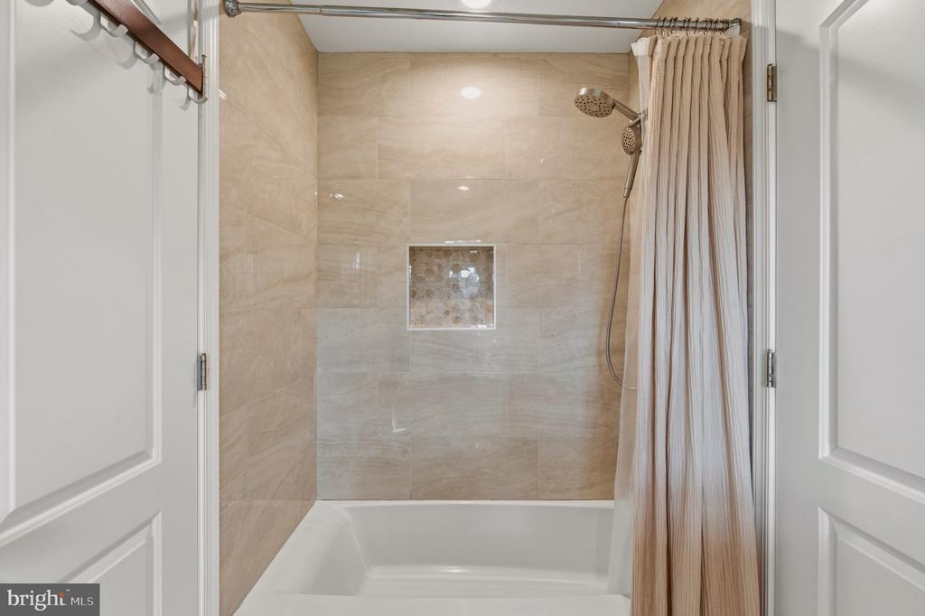 7215 MARINE DRIVE