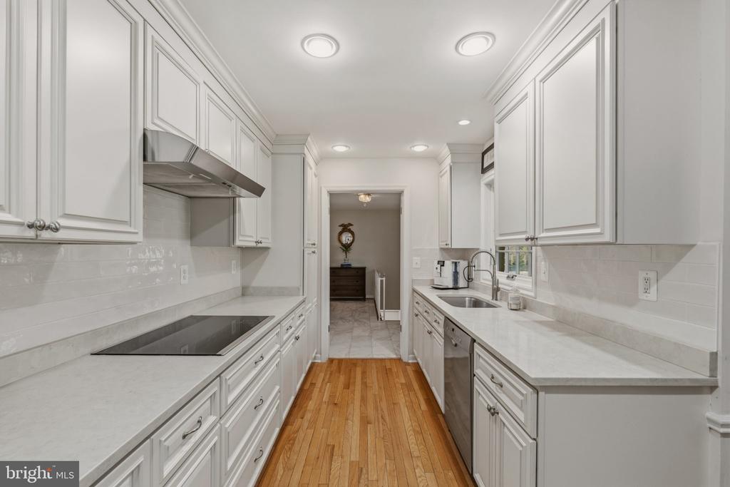 7215 MARINE DRIVE