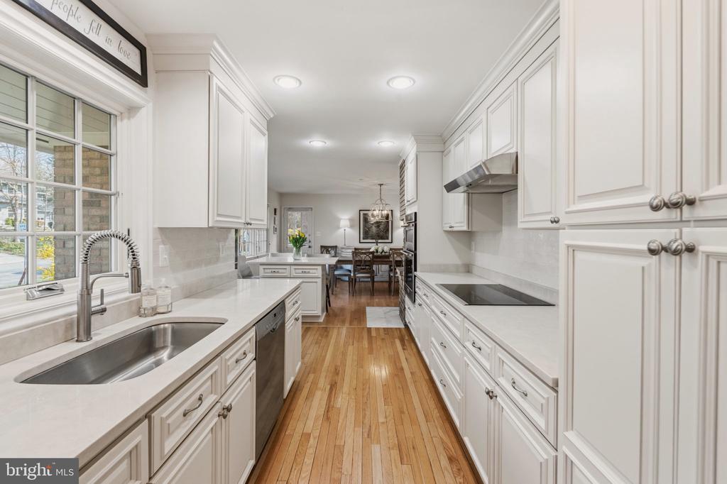 7215 MARINE DRIVE