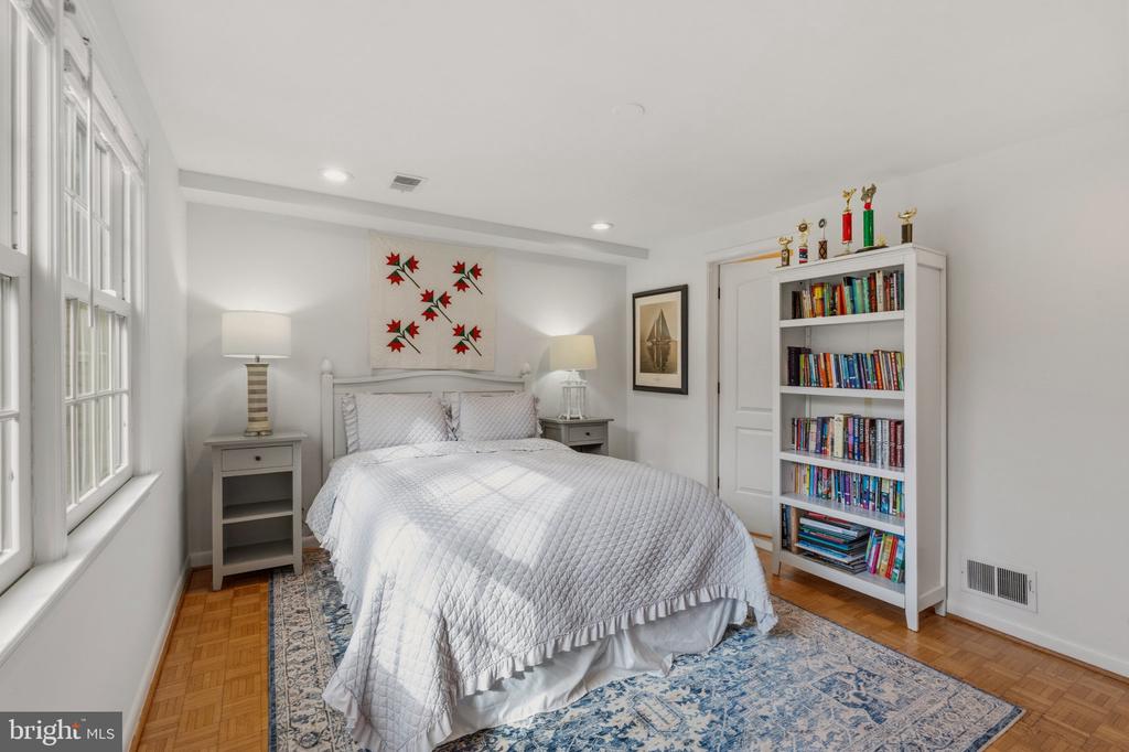 7215 MARINE DRIVE