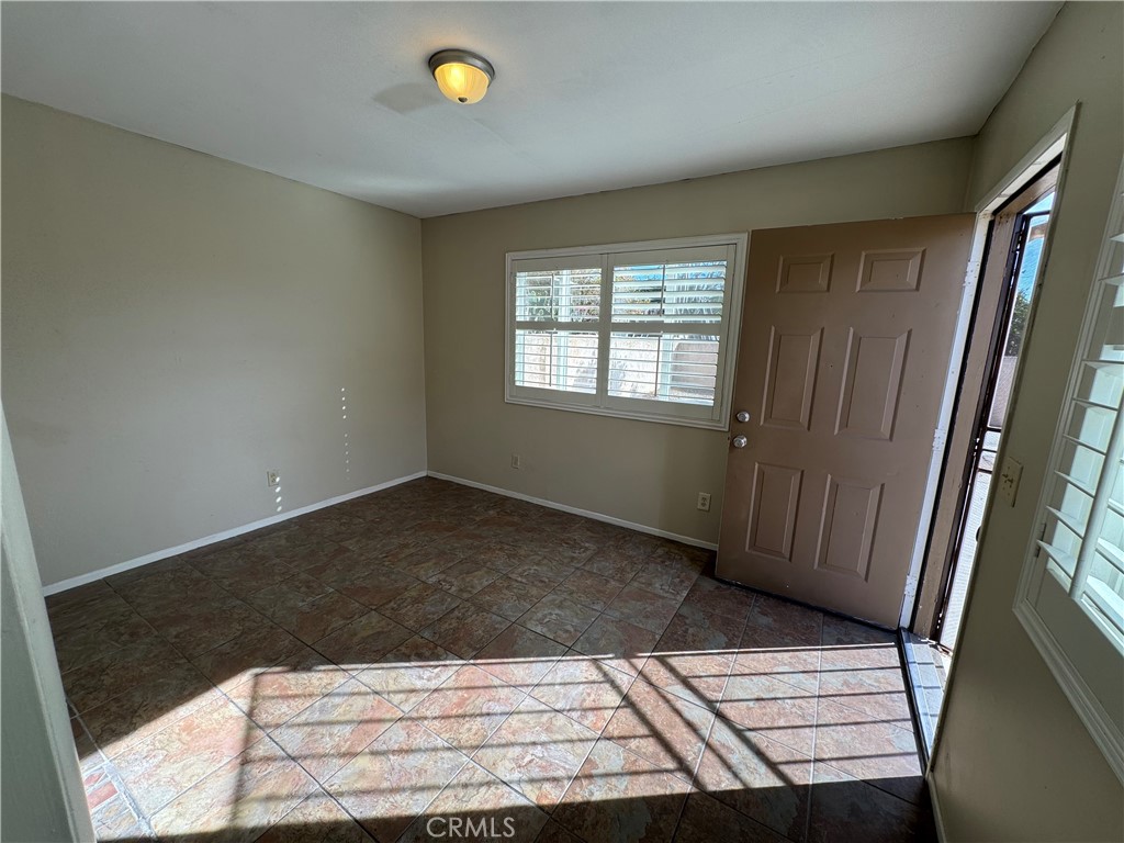14752 Lakeside Street