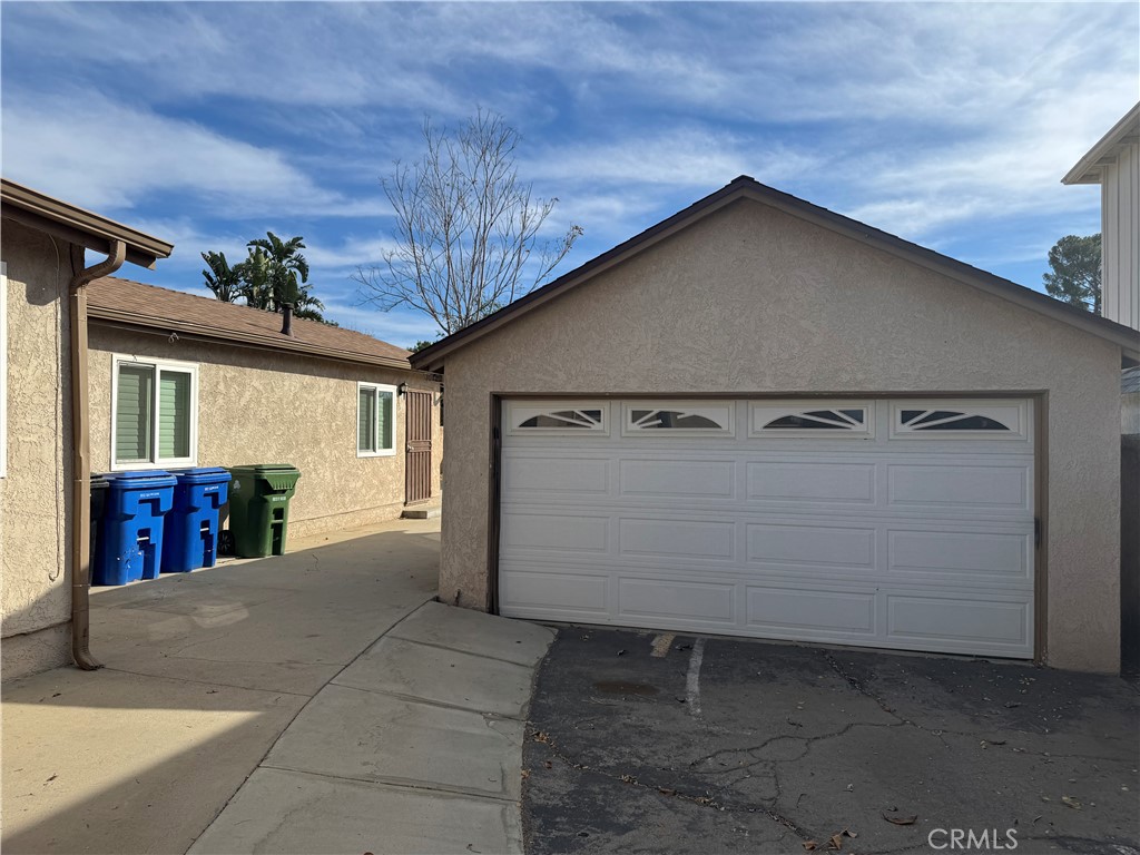 14752 Lakeside Street