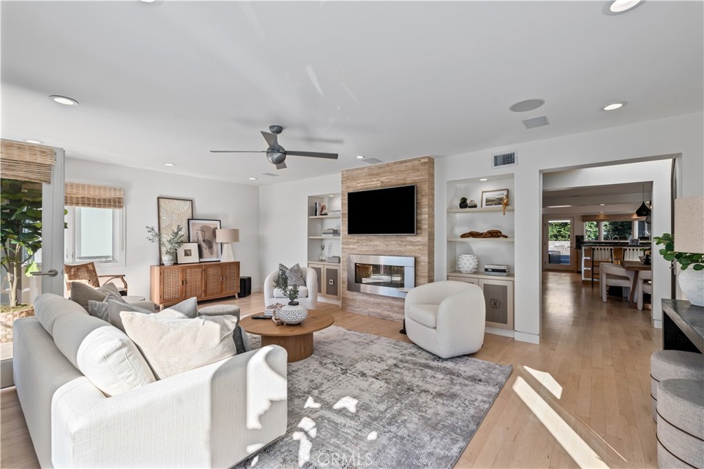 2540 Manhattan Avenue