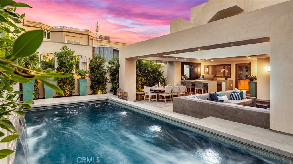 2540 Manhattan Avenue