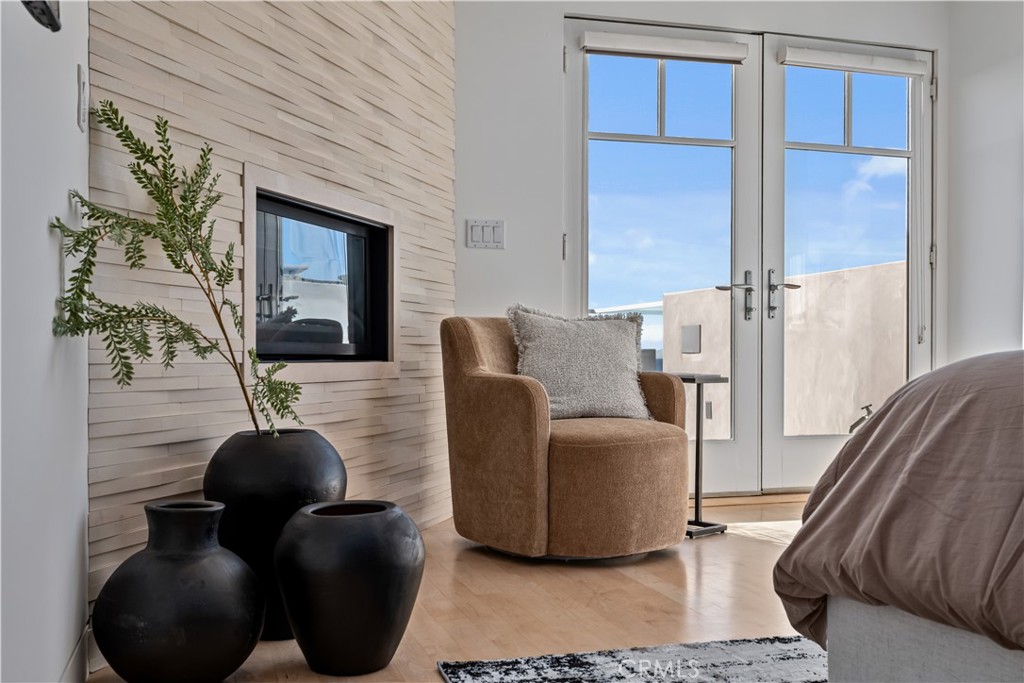 2540 Manhattan Avenue