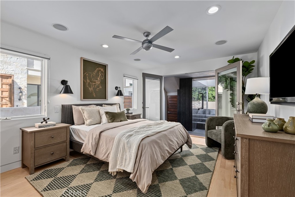 2540 Manhattan Avenue