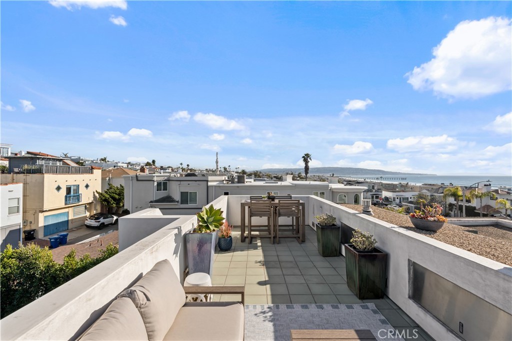 2540 Manhattan Avenue