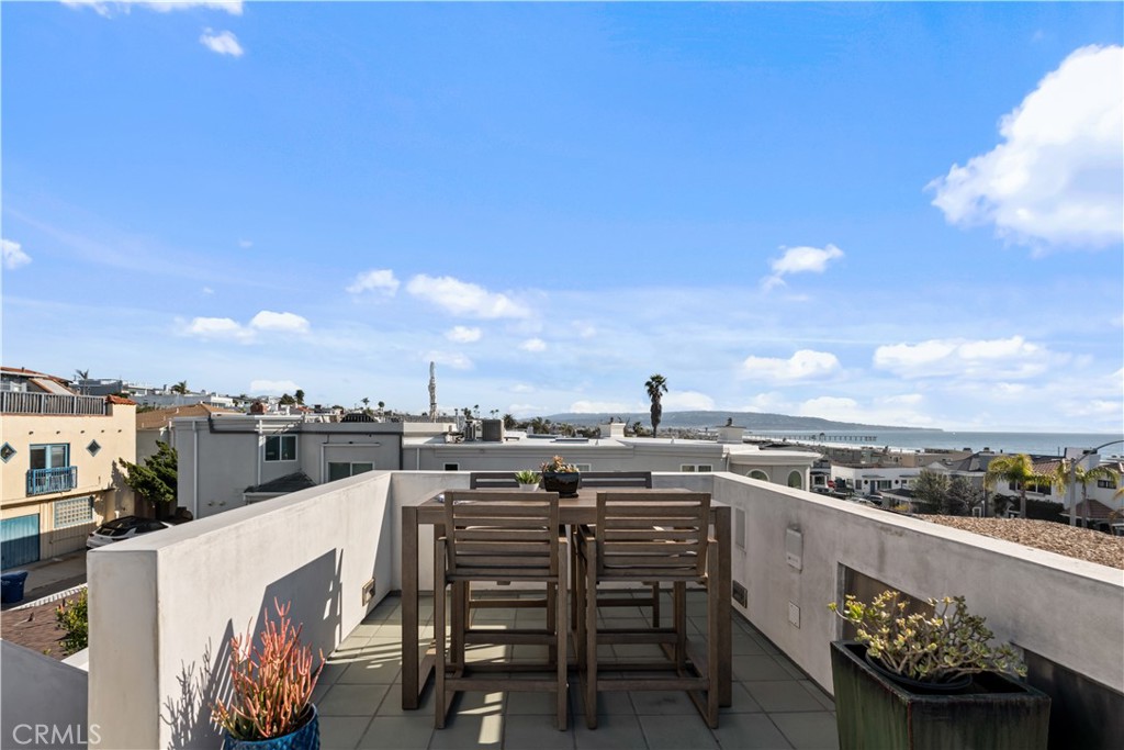 2540 Manhattan Avenue