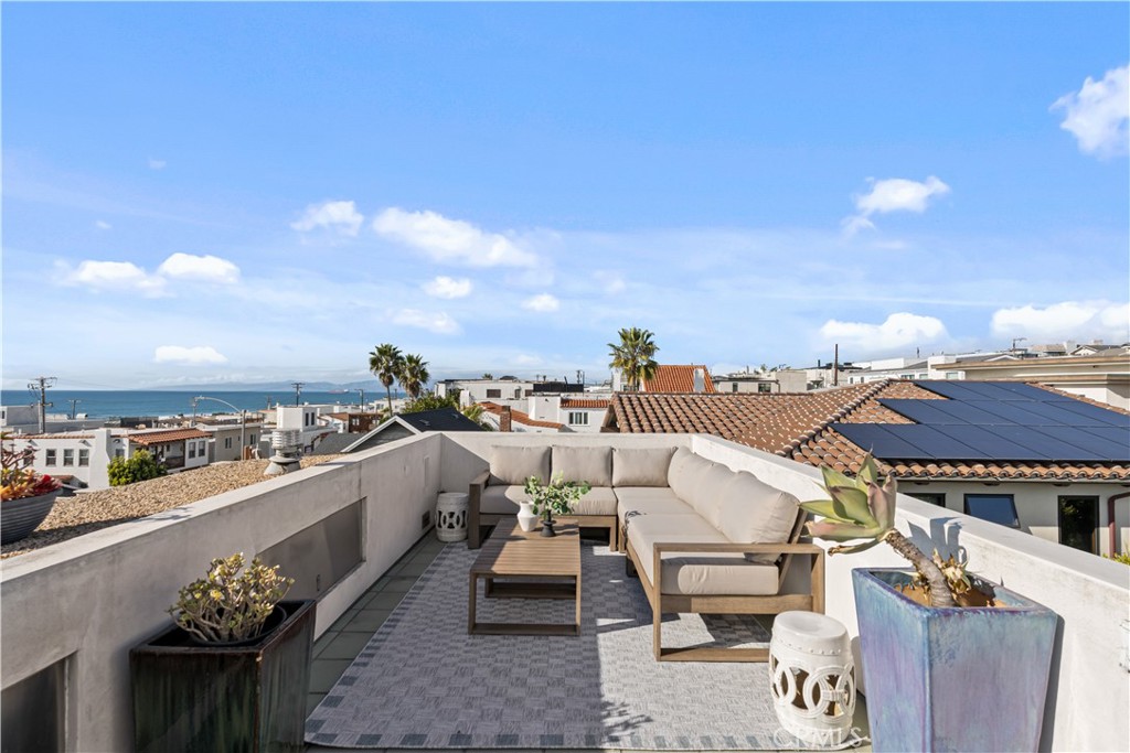 2540 Manhattan Avenue