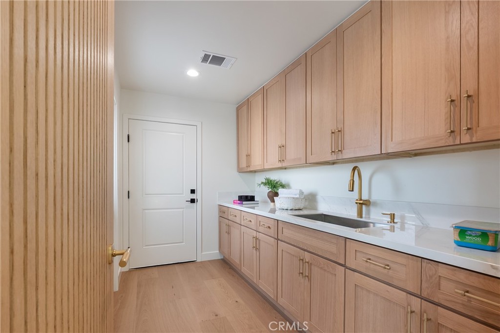 2989 Ceylon Drive