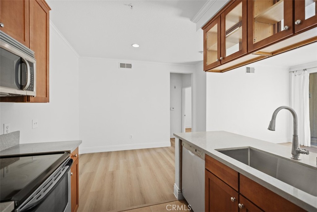 22681 Oakgrove 613