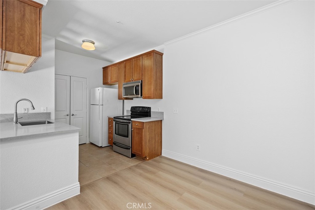 22681 Oakgrove 613