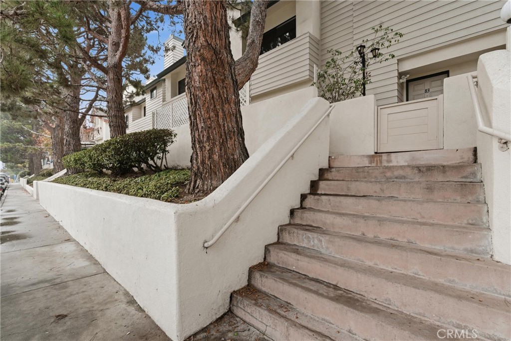 15111 Freeman Avenue 84