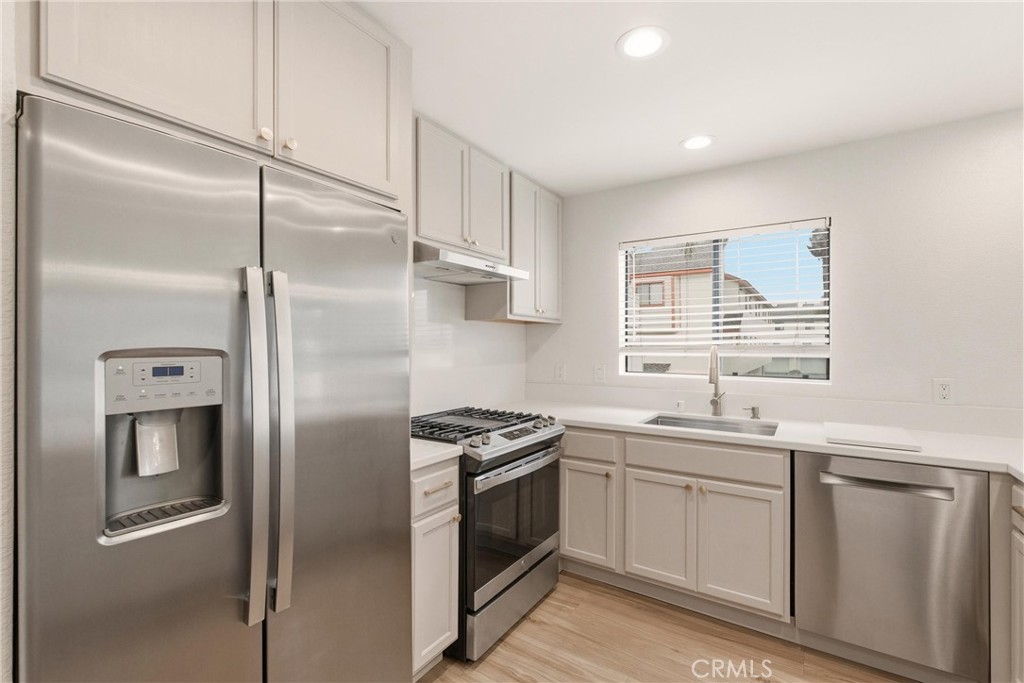 15111 Freeman Avenue 84