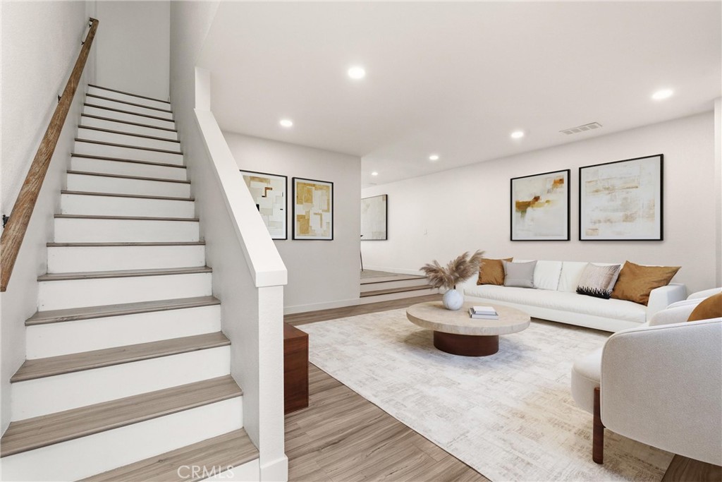 15111 Freeman Avenue 84