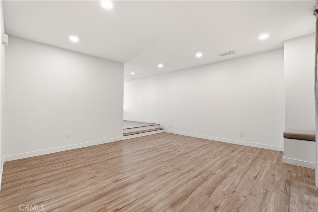 15111 Freeman Avenue 84