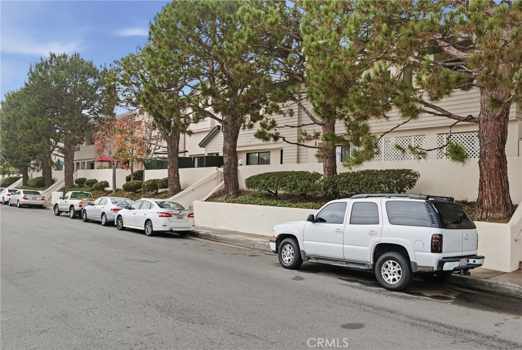 15111 Freeman Avenue 84