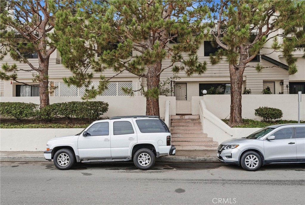 15111 Freeman Avenue 84