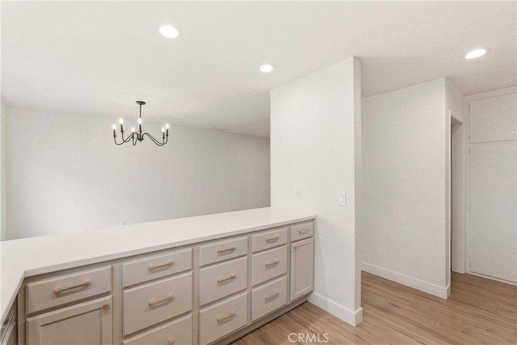 15111 Freeman Avenue 84