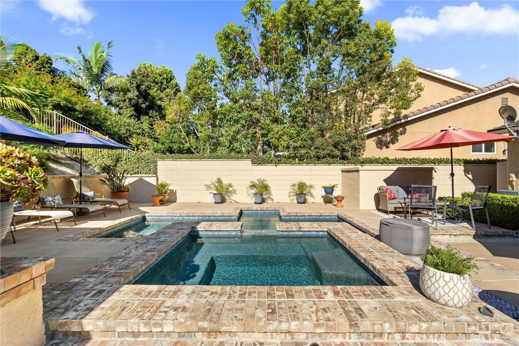 2440 N Highwood Road