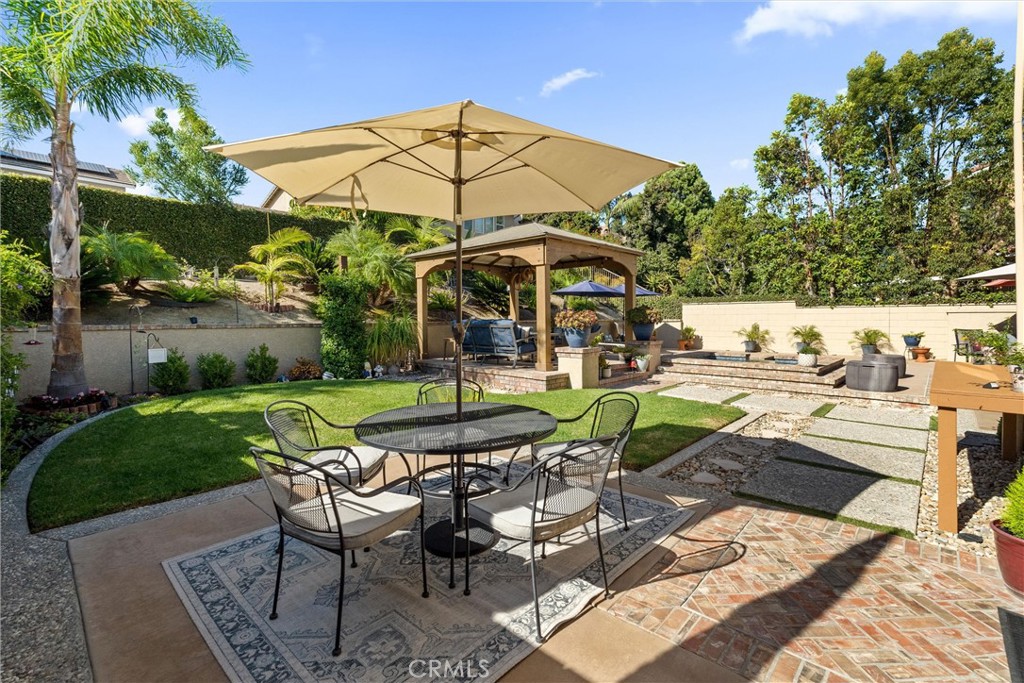 2440 N Highwood Road