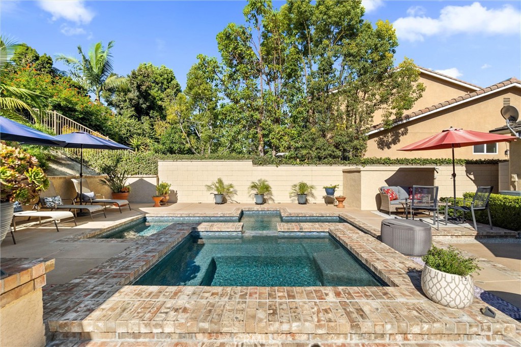 2440 N Highwood Road