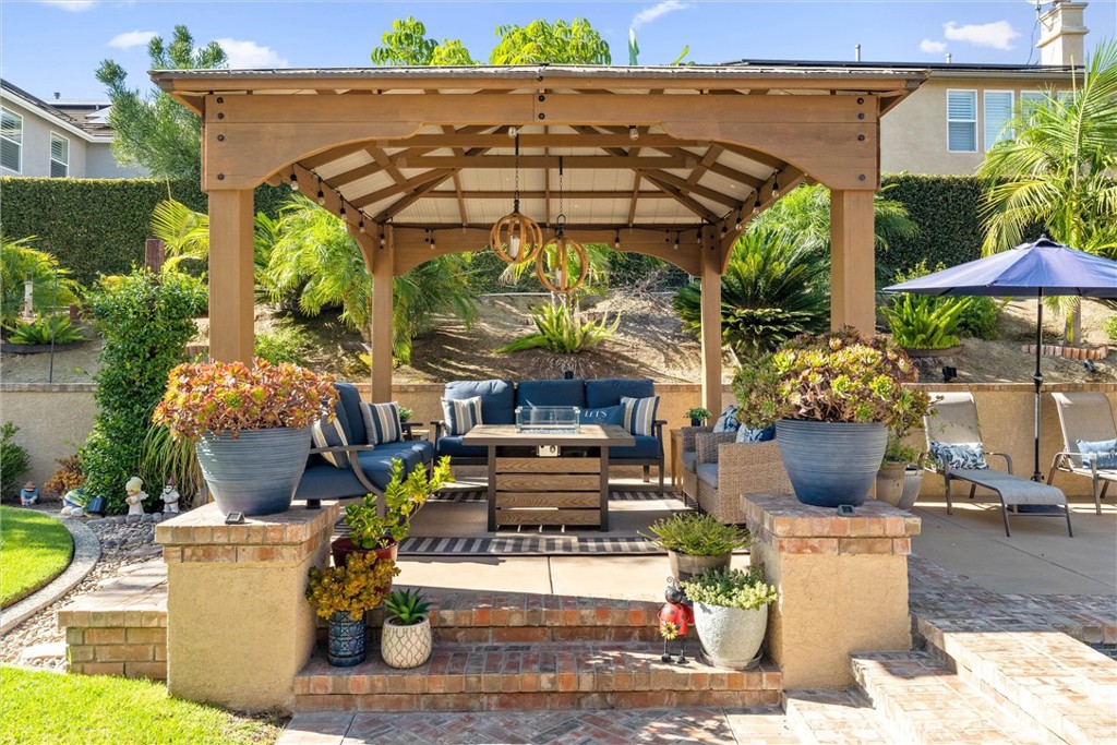 2440 N Highwood Road