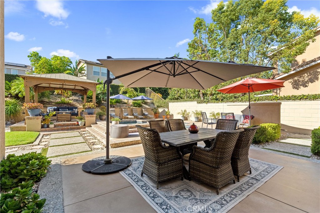 2440 N Highwood Road