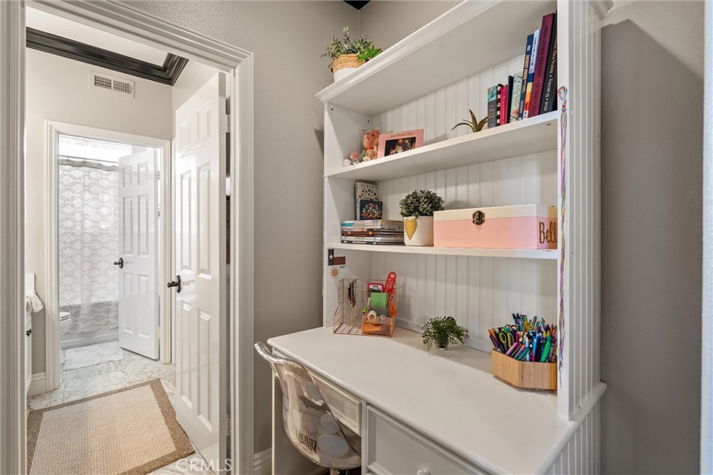 2440 N Highwood Road