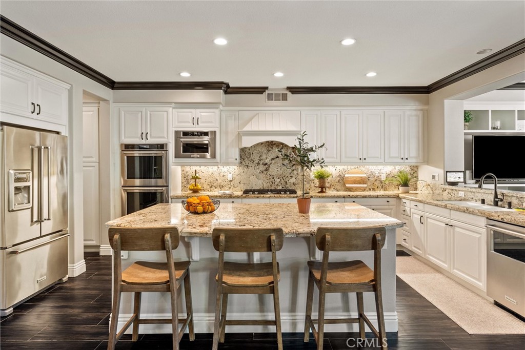 2440 N Highwood Road