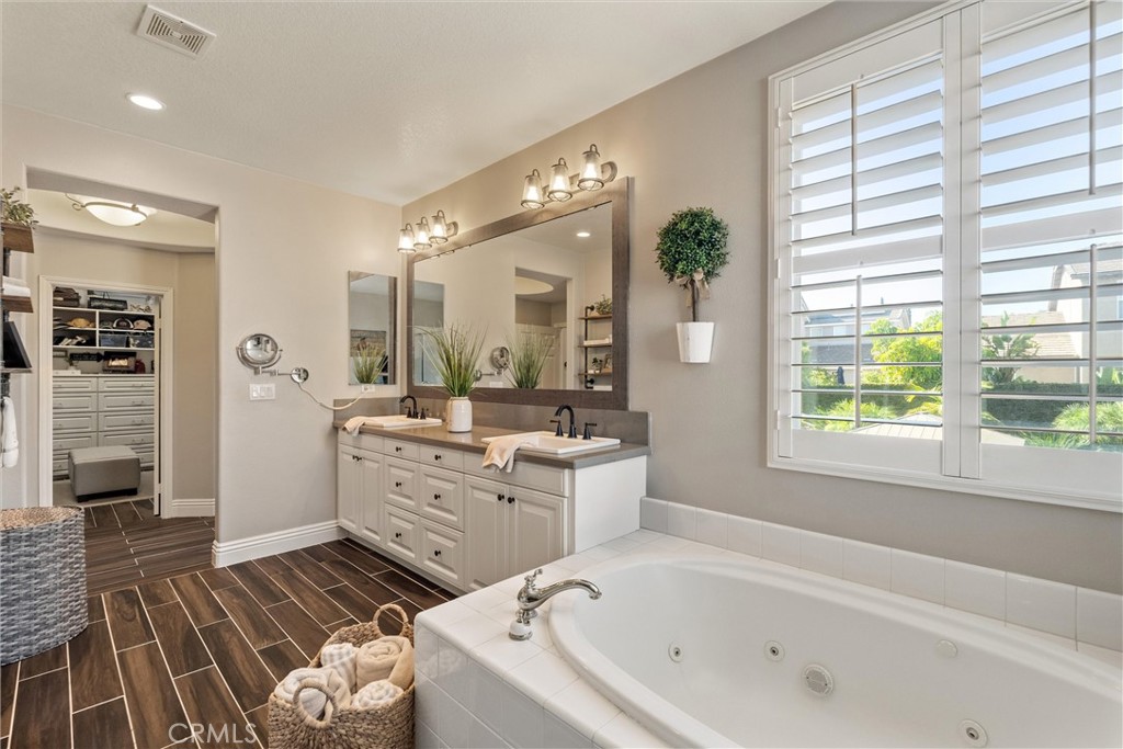 2440 N Highwood Road