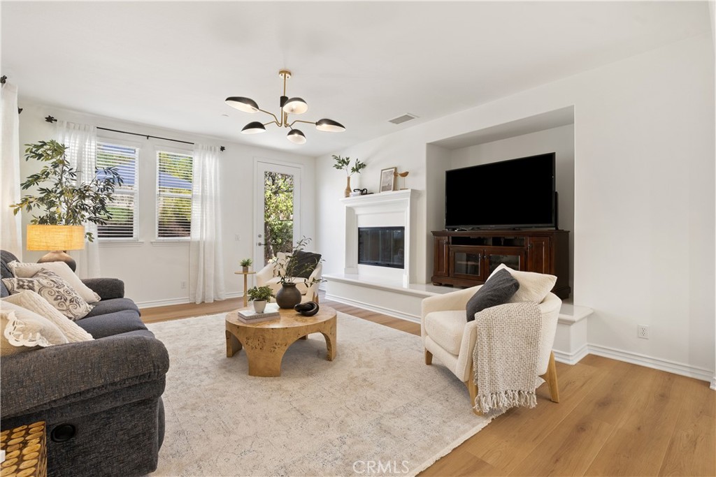 2472 N Highwood Road