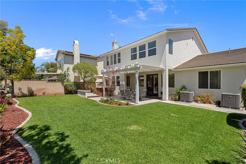 2472 N Highwood Road